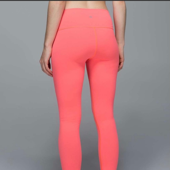 Lululemon High Times Reversible Pants. Size 2 - Picture 4 of 11